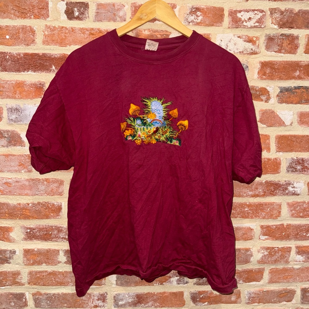 Shrooms embrodied tee